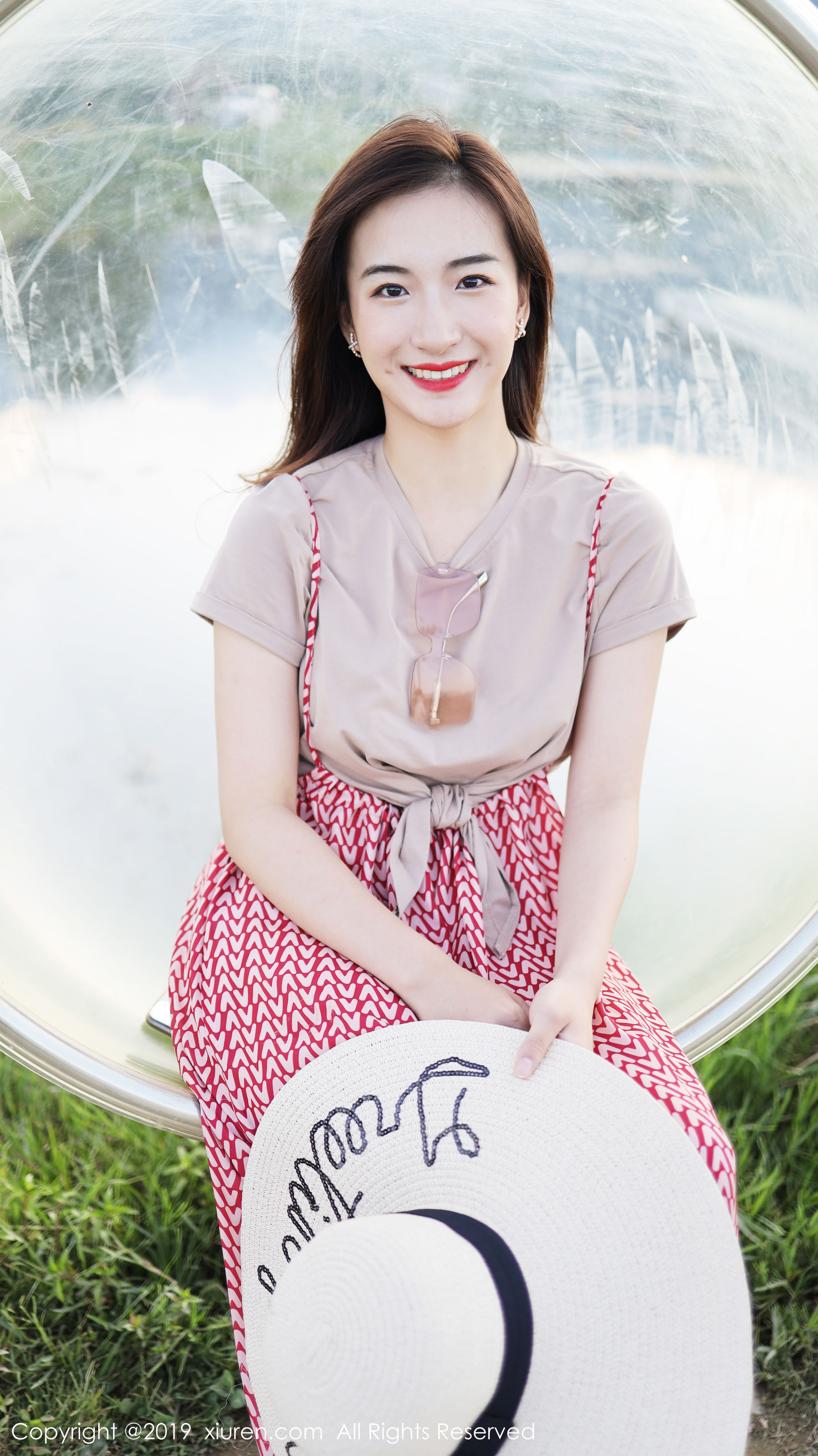 王雨纯姿势撩人媚意荡漾醉人心怀