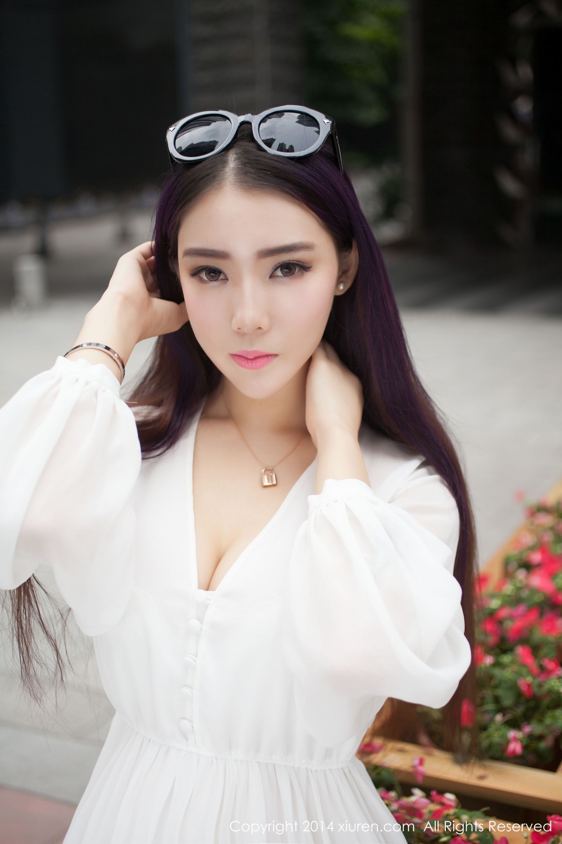 夢娜款款而来的特级女神诱惑迷人