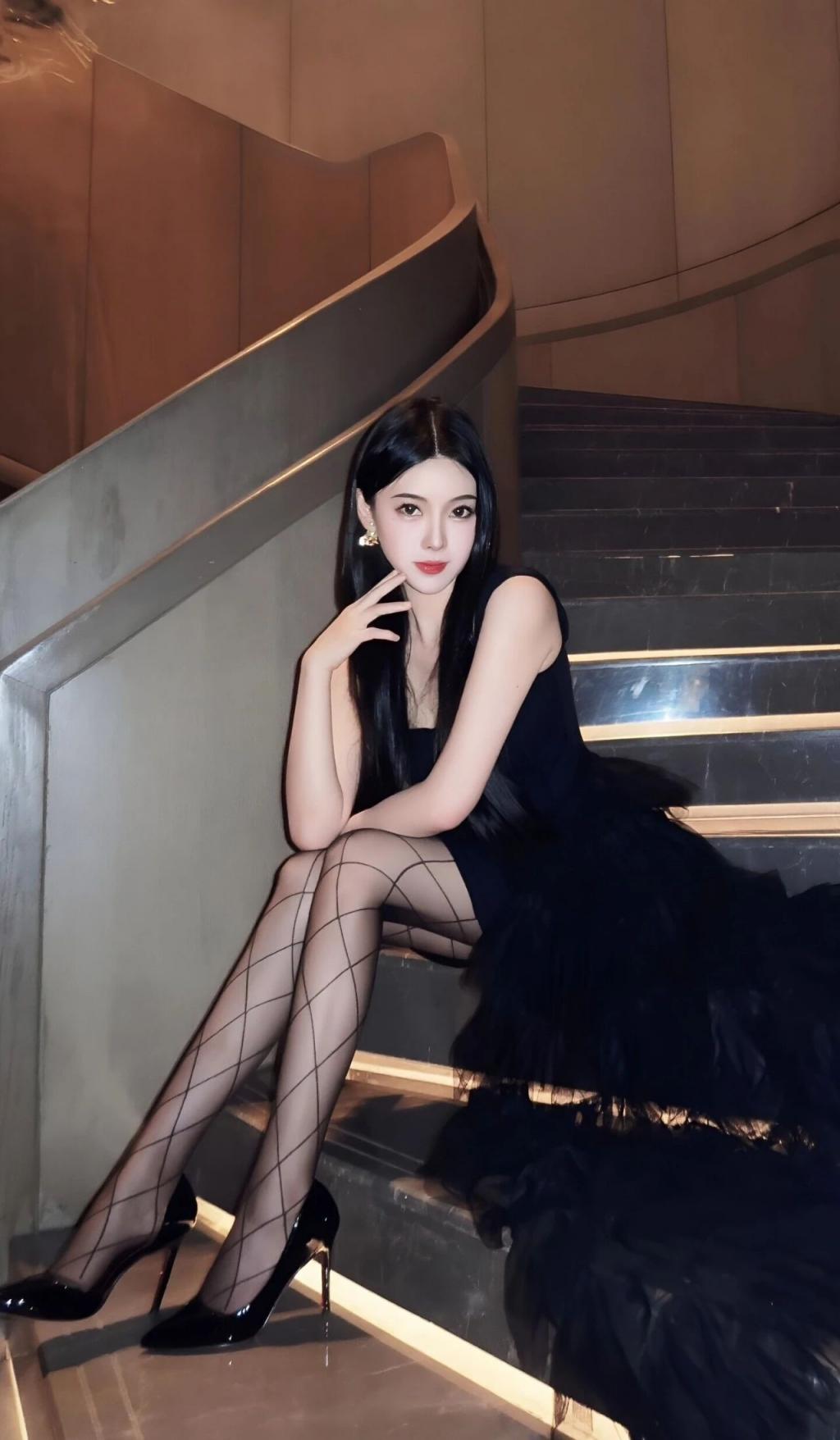 漂亮的小姐姐[20251219]