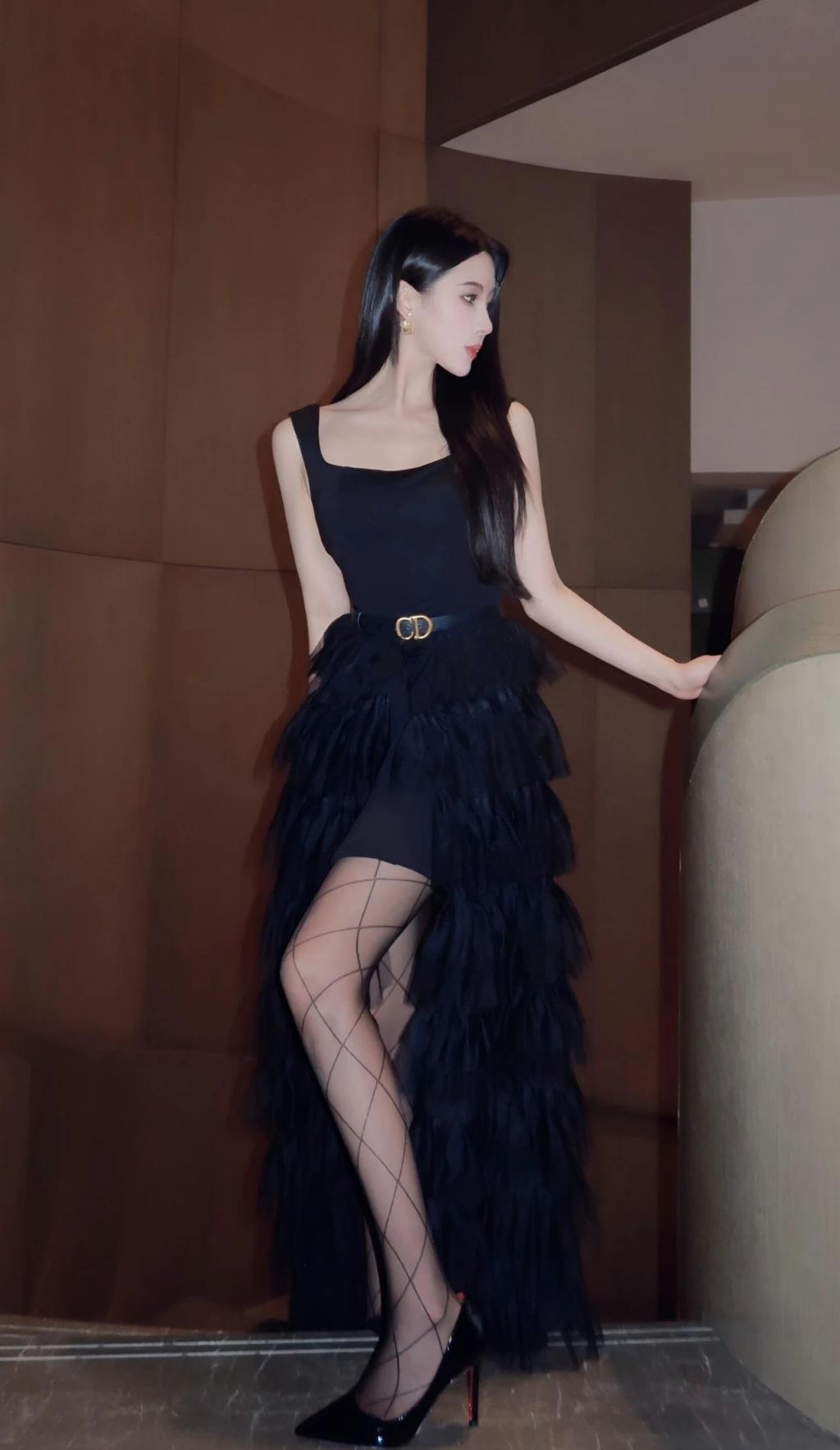 漂亮的小姐姐[20251219]