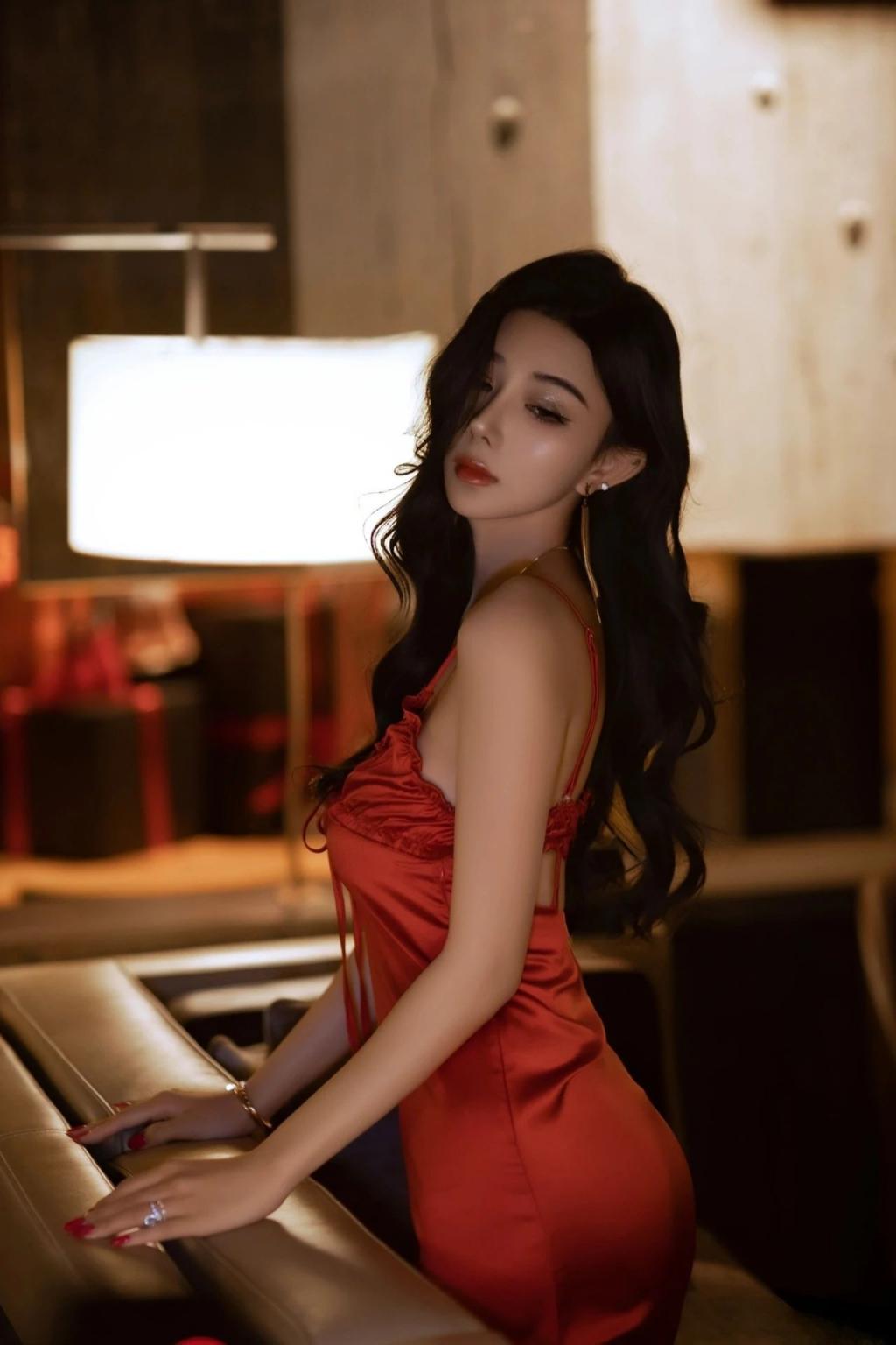 漂亮的小姐姐[20251219]