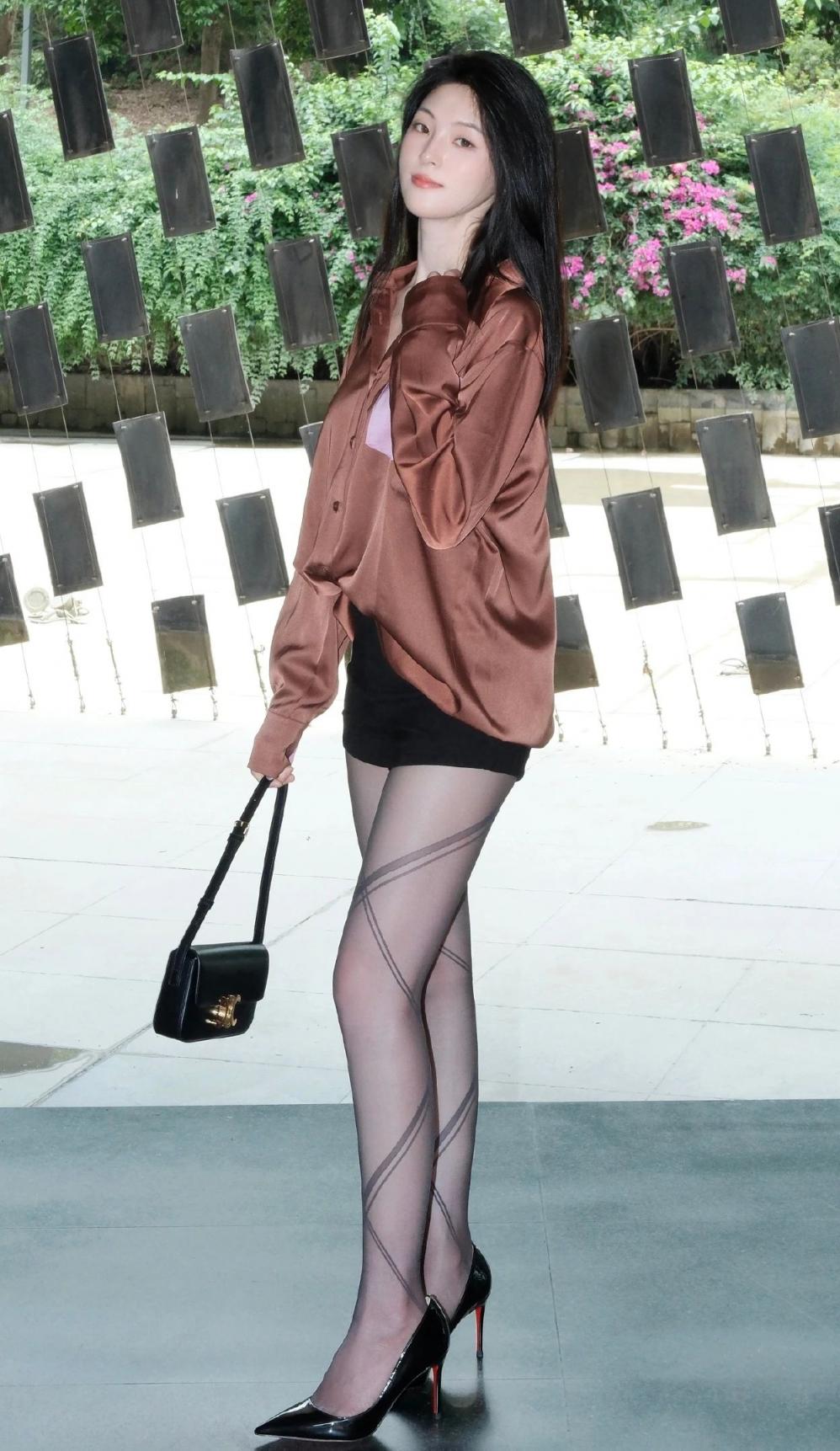 漂亮的小姐姐[20251219]