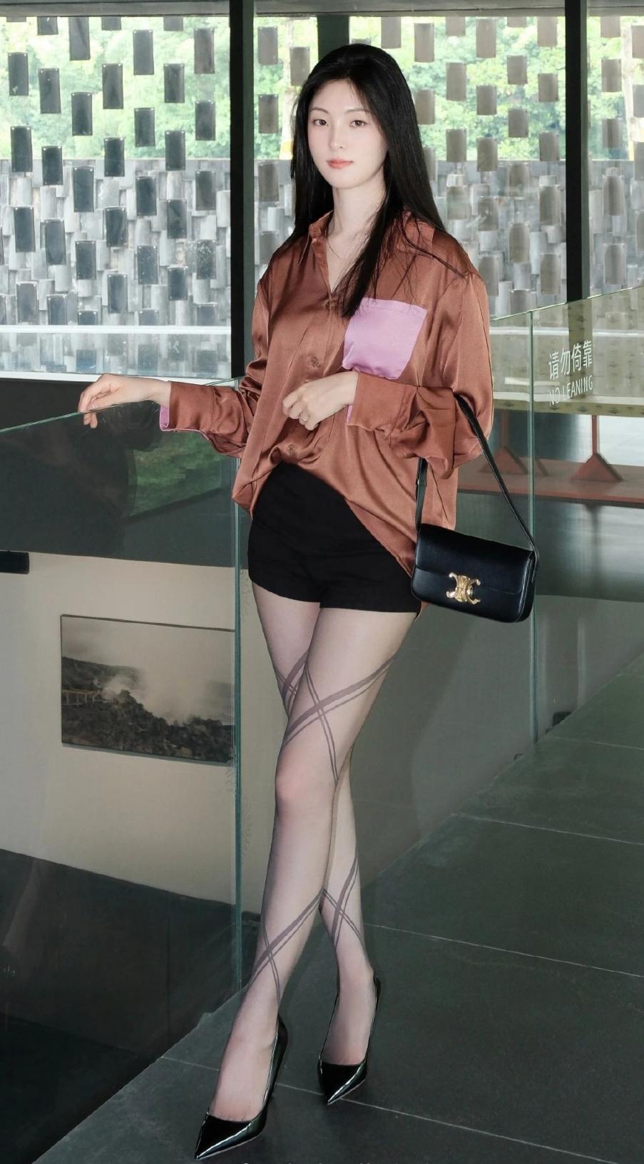 漂亮的小姐姐[20251219]