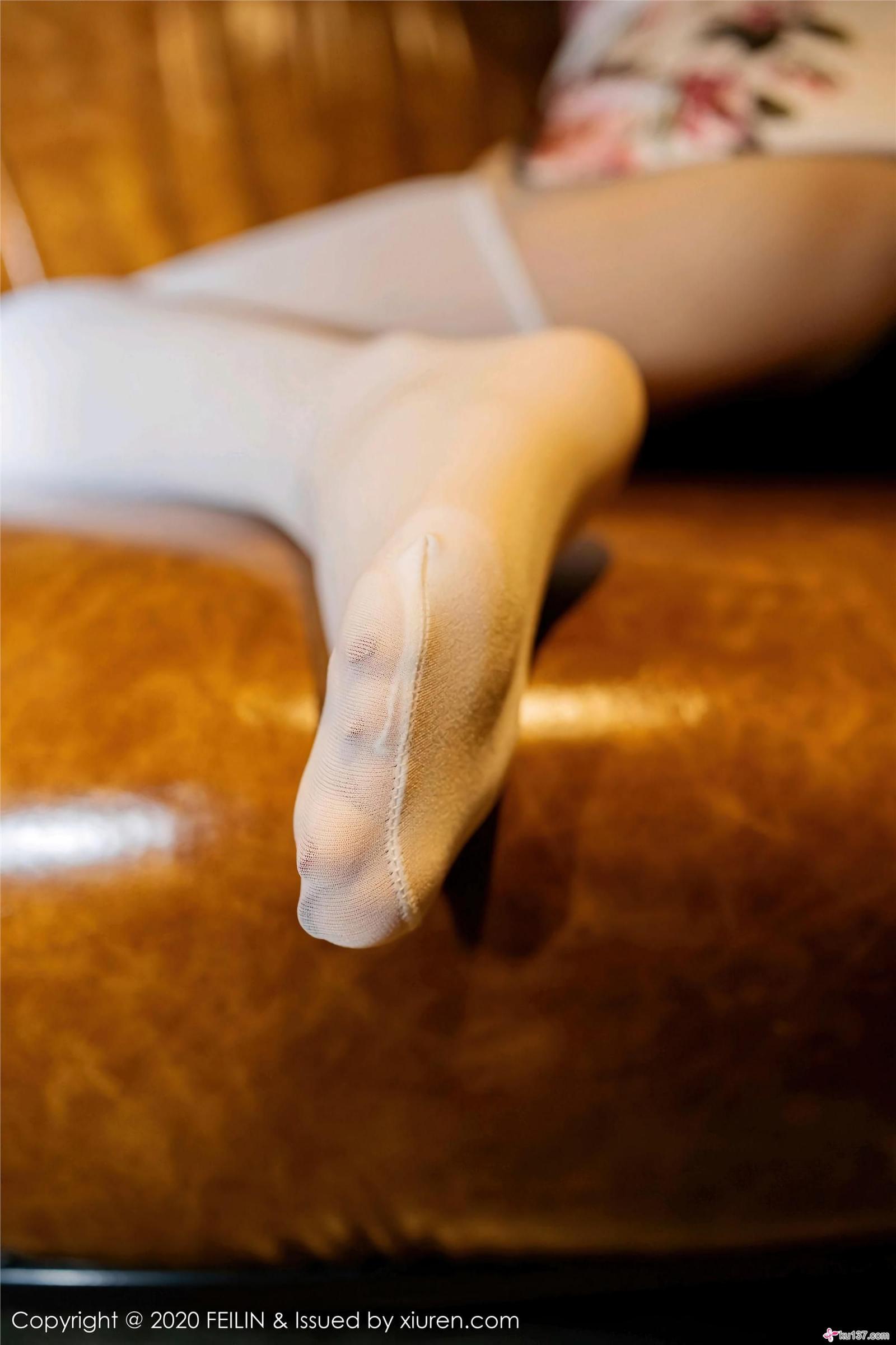 旗袍白丝美少女