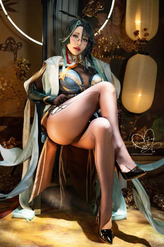 大胸妹陪你消磨摸鱼时光，晚上喝酒更舒坦