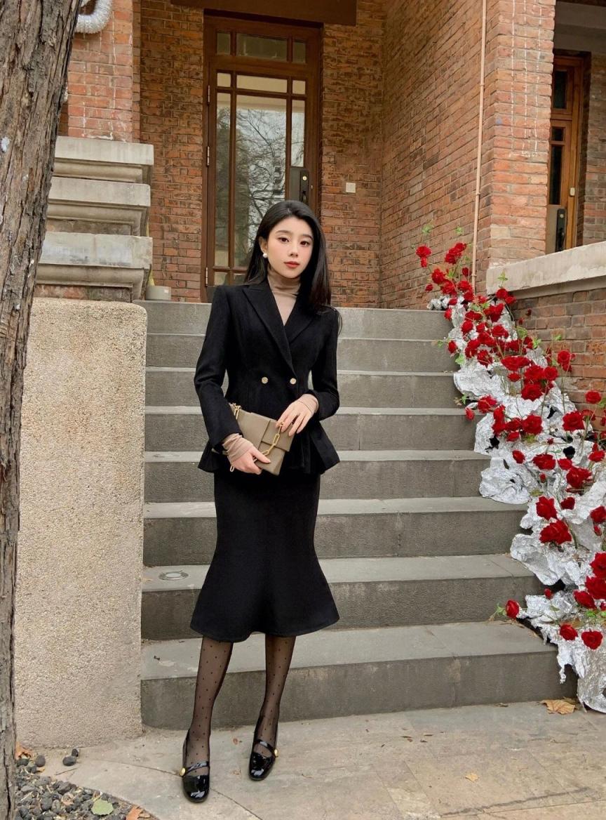 包臀裙纤腰美腿，太美了