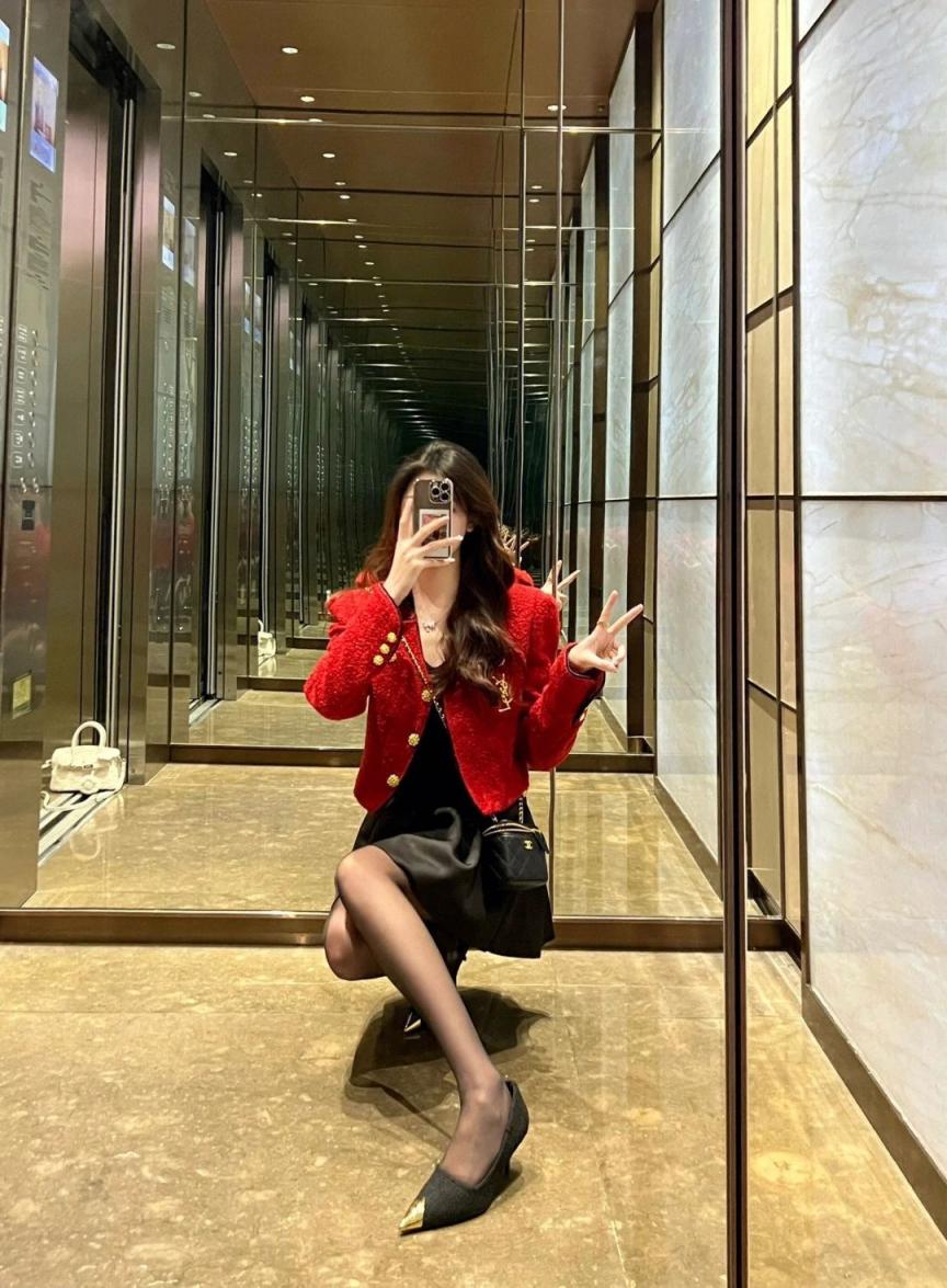 包臀裙纤腰美腿，太美了