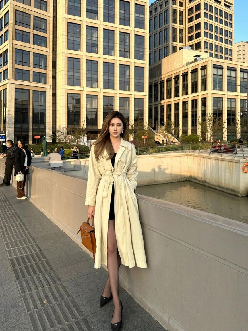 包臀裙纤腰美腿，太美了