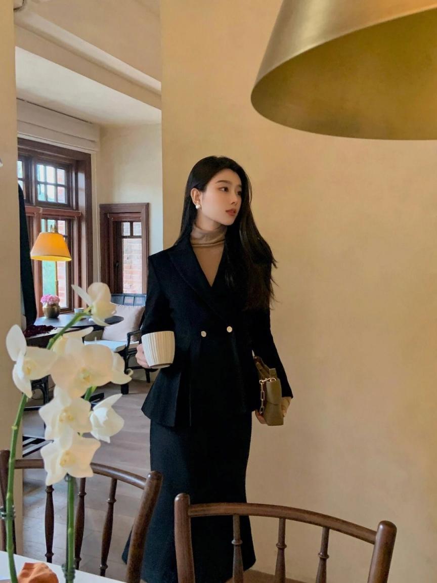 包臀裙纤腰美腿，太美了