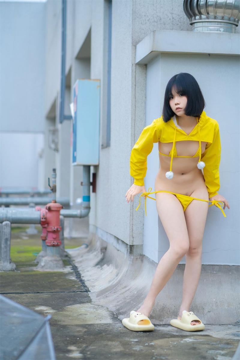 一只小栗奈 - 天台小雨衣