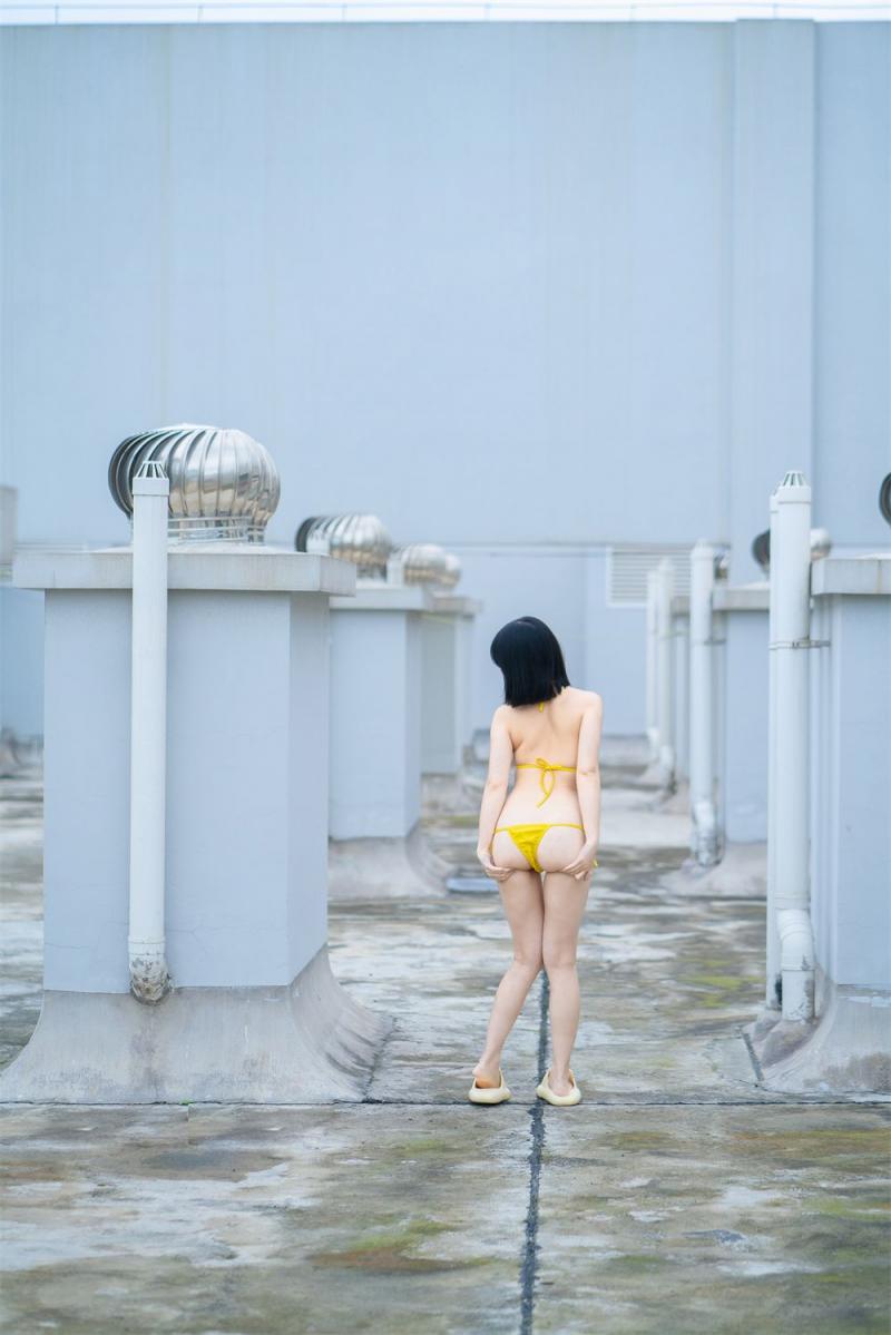 一只小栗奈 - 天台小雨衣