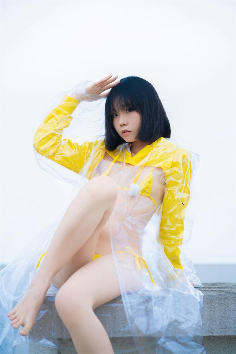 一只小栗奈 - 天台小雨衣