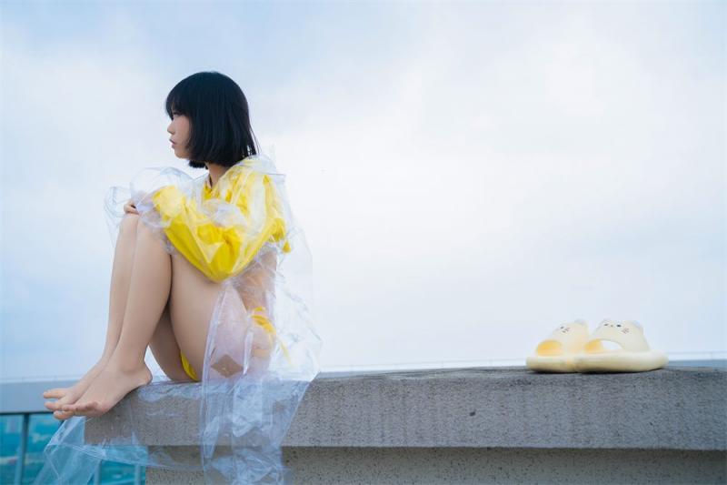 一只小栗奈 - 天台小雨衣