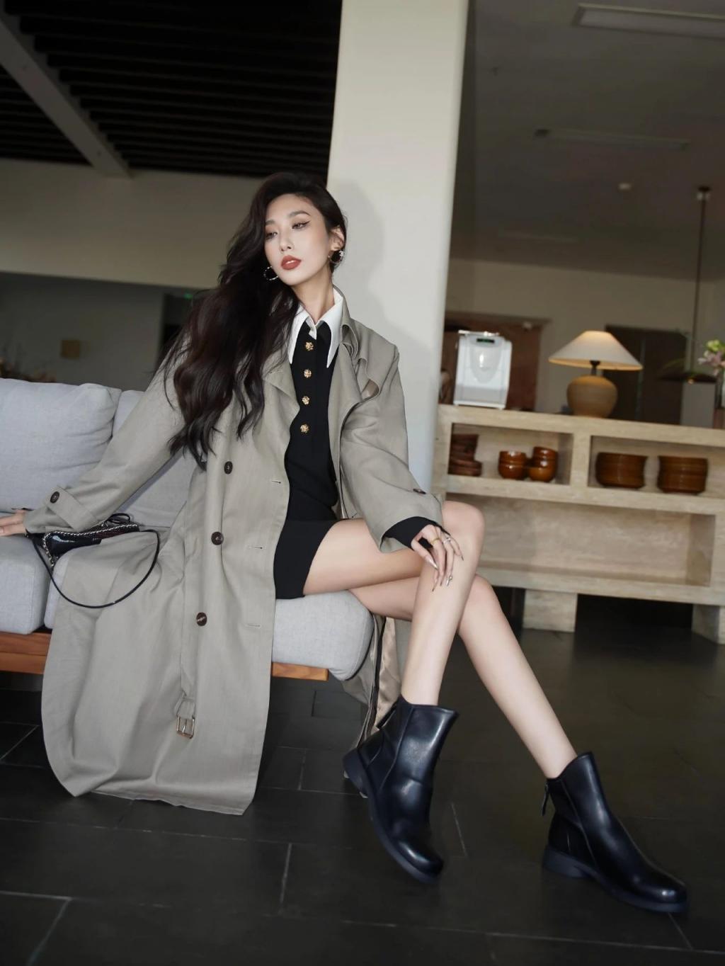 漂亮的小姐姐[55P]