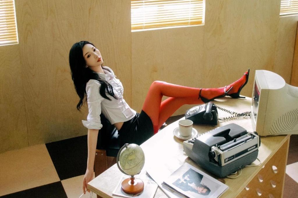 漂亮的小姐姐[55P]