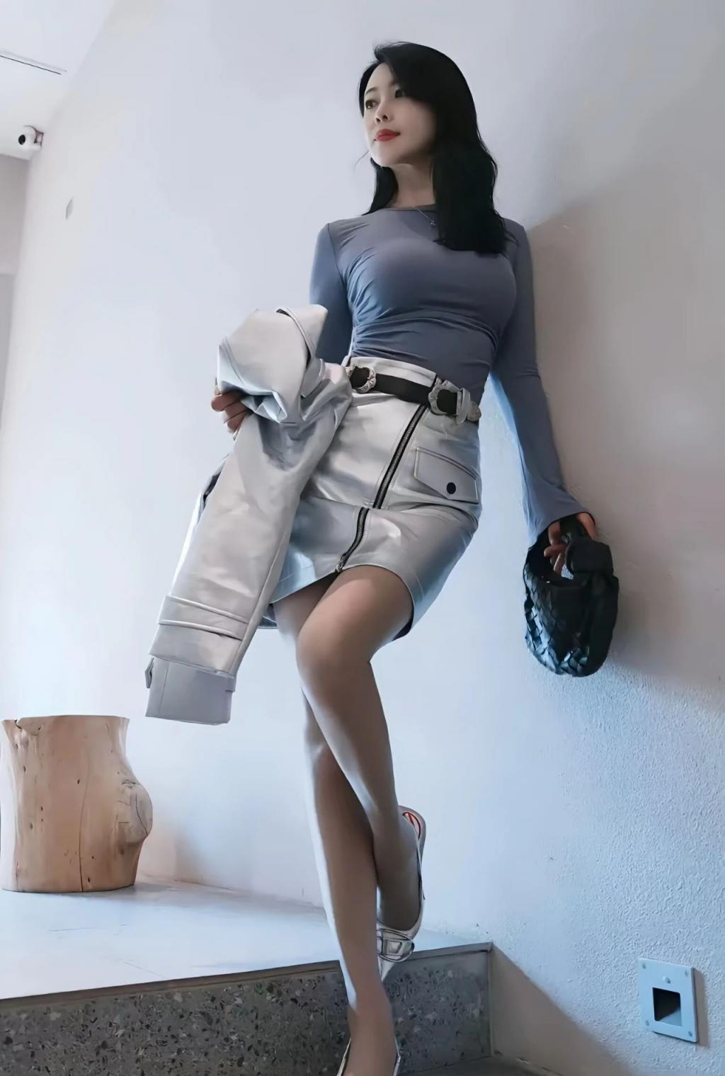 纤腰肉丝大长腿漂亮