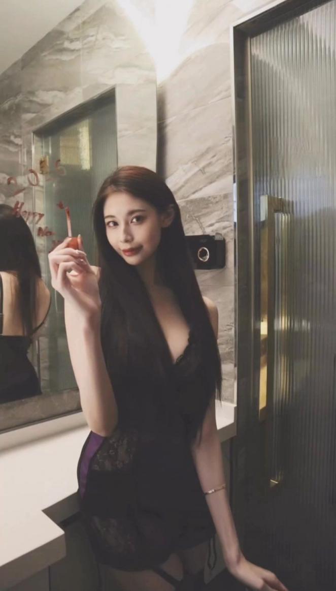 丰乳肥臀的少妇