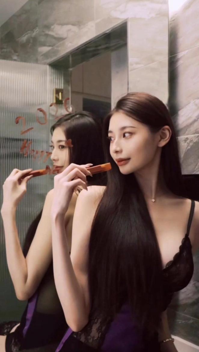 丰乳肥臀的少妇