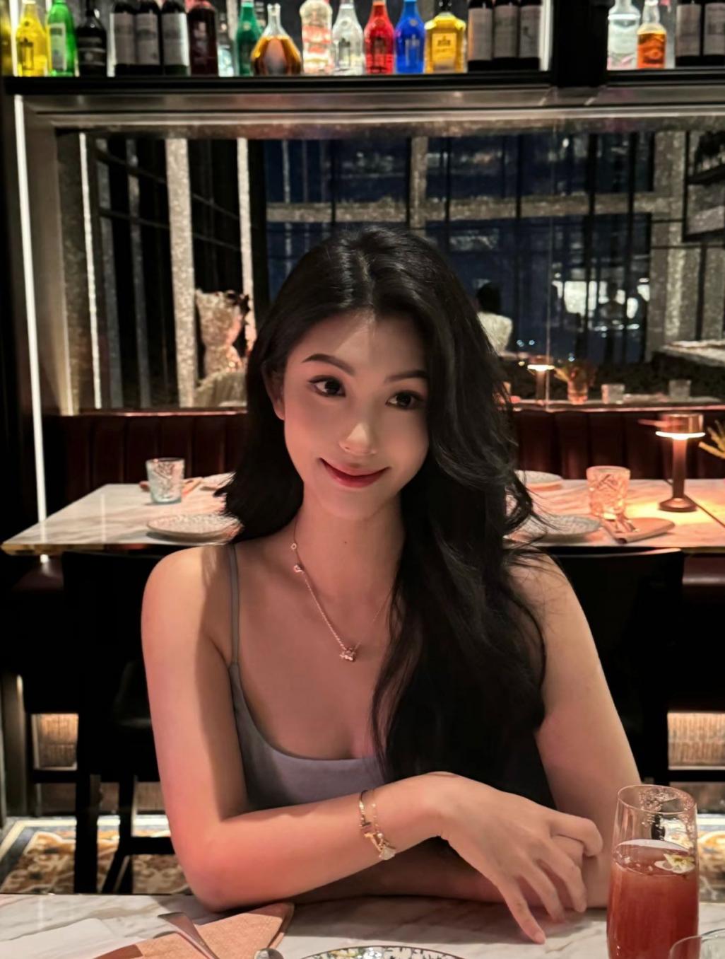 丰乳肥臀的少妇