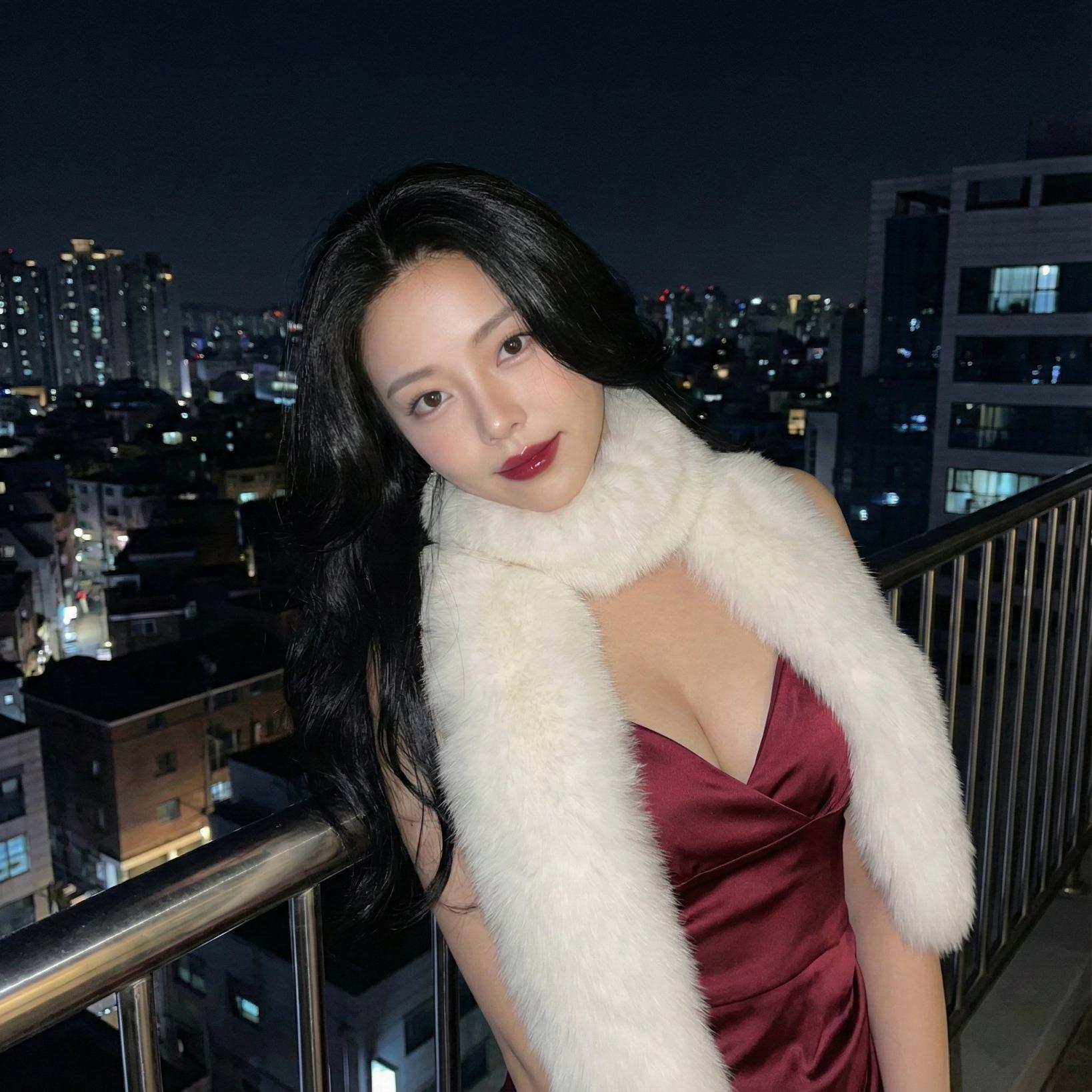 美女妖妖艳艳媚态万千勾人魂魄