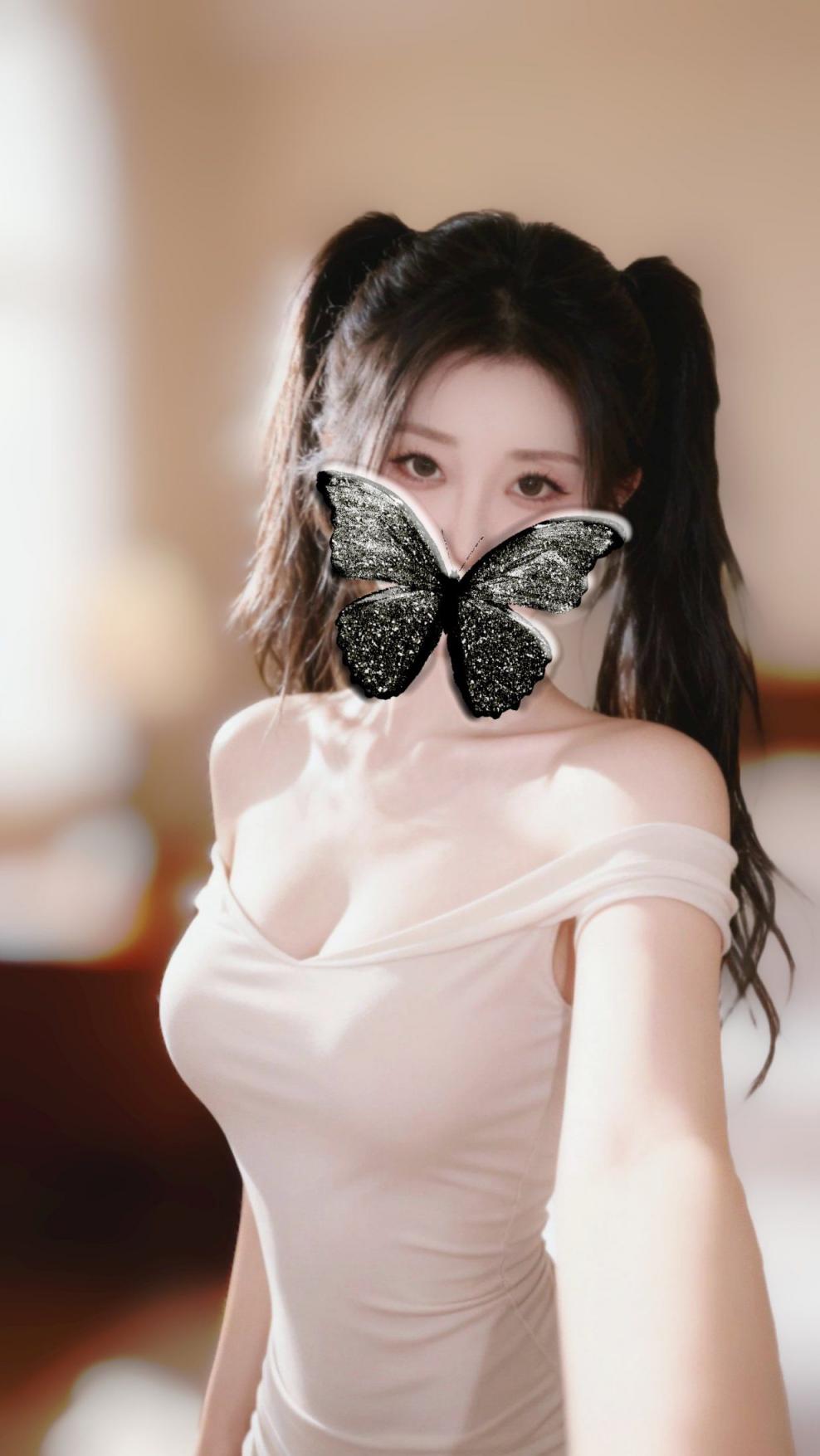 美女妖妖艳艳媚态万千勾人魂魄