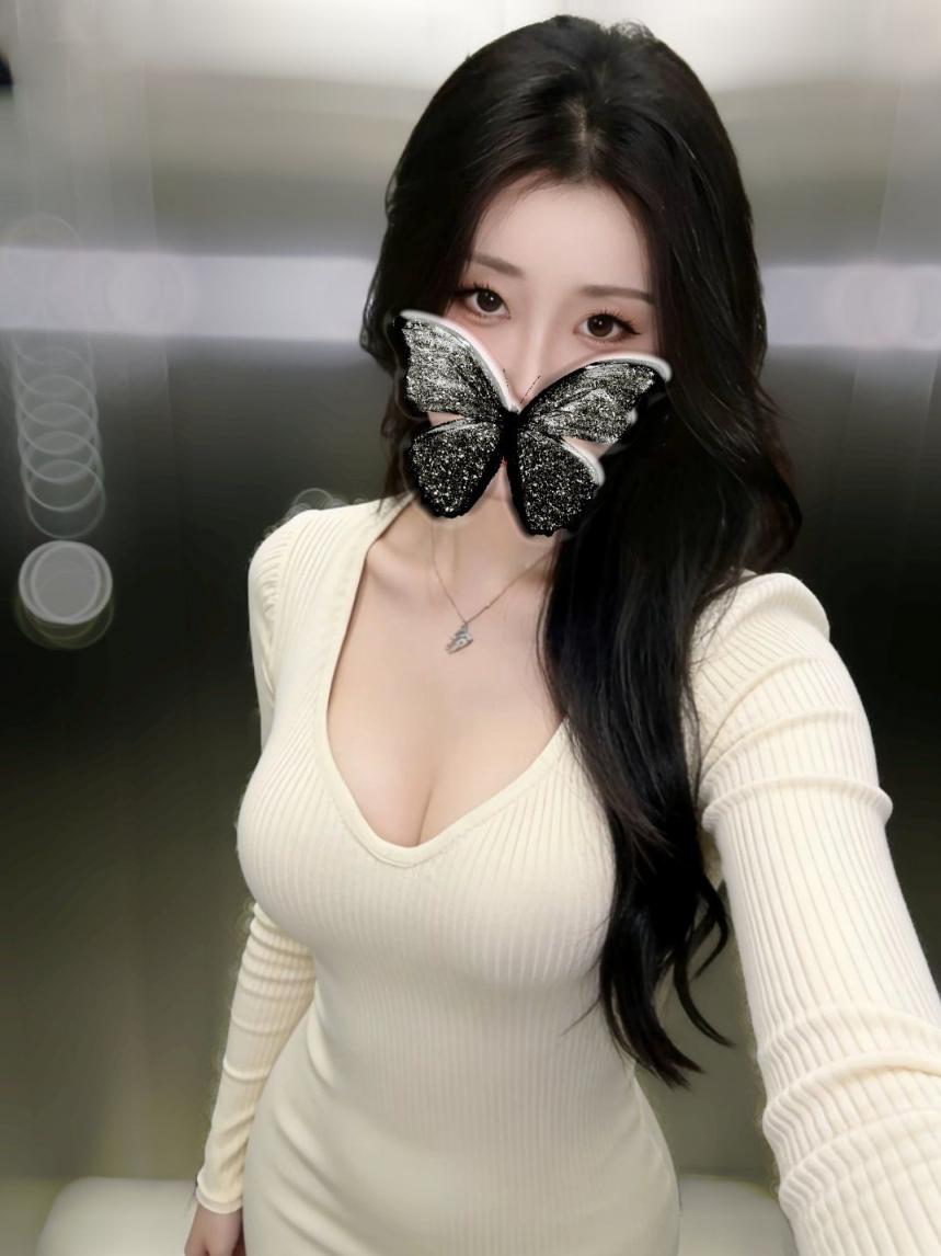 美女妖妖艳艳媚态万千勾人魂魄