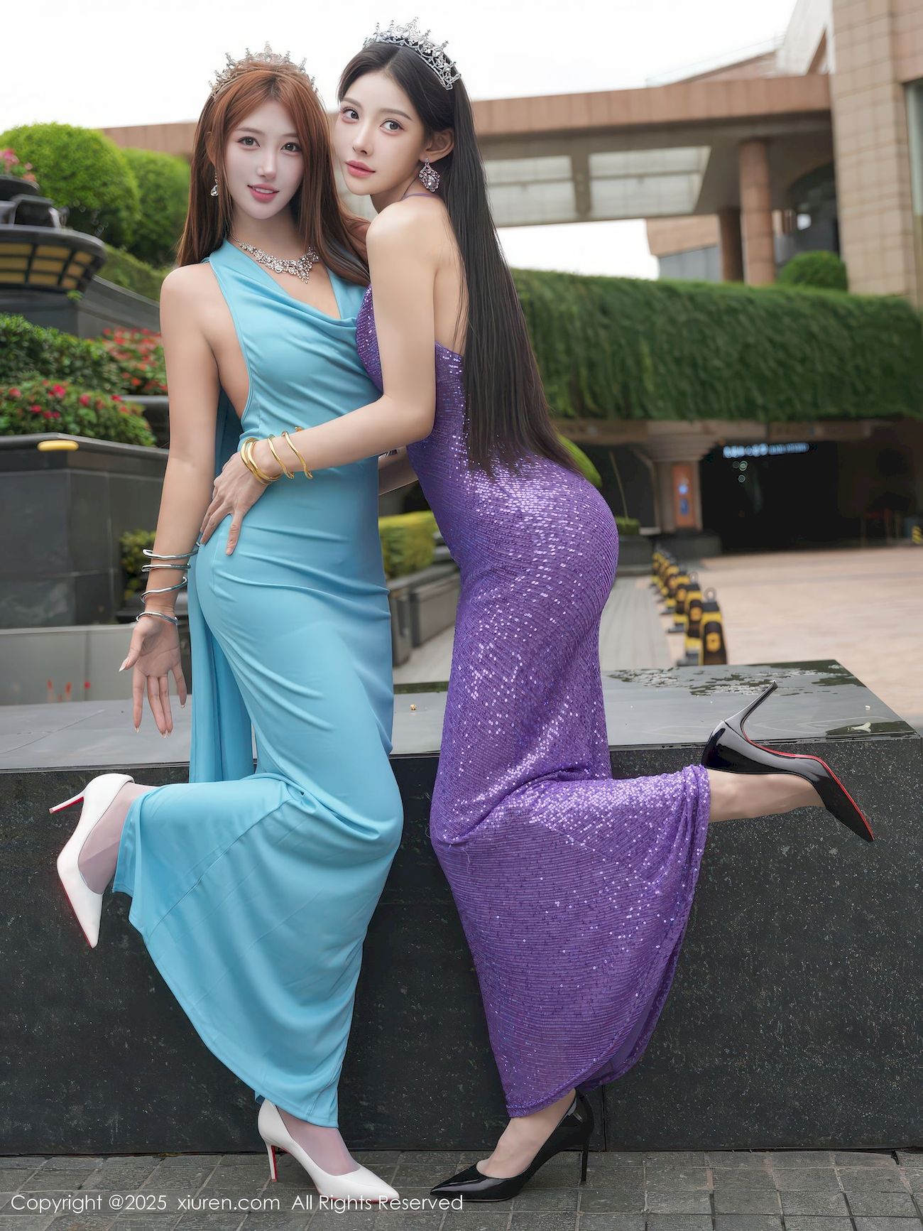 模特梨霜儿&金允希Yuki双人礼服激情写真