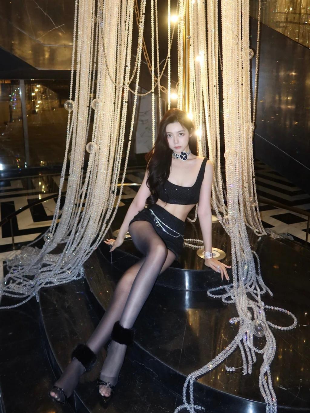 漂亮的小姐姐[53P]