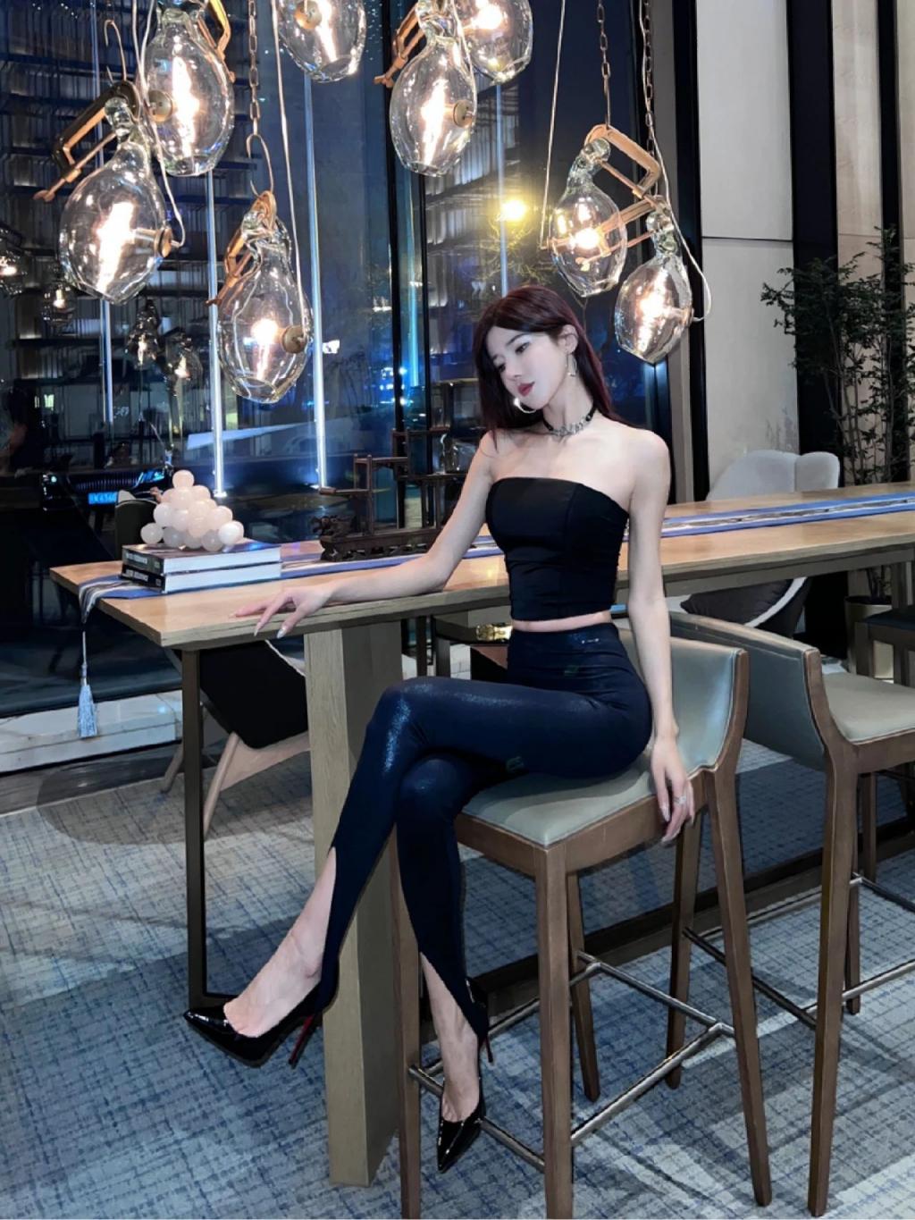 漂亮的小姐姐[53P]