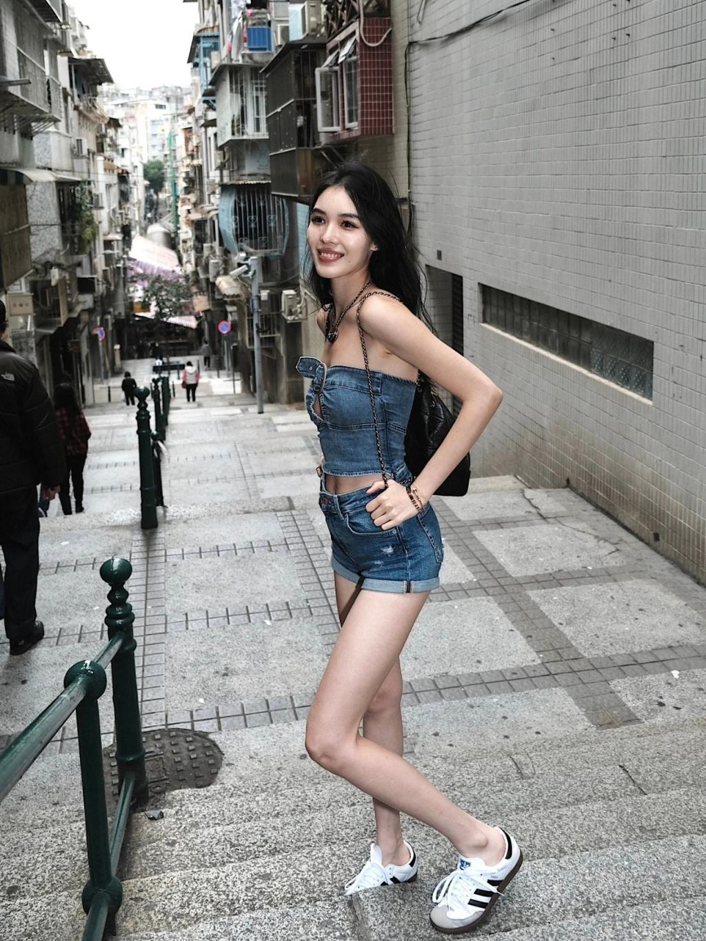 漂亮的小姐姐[53P]