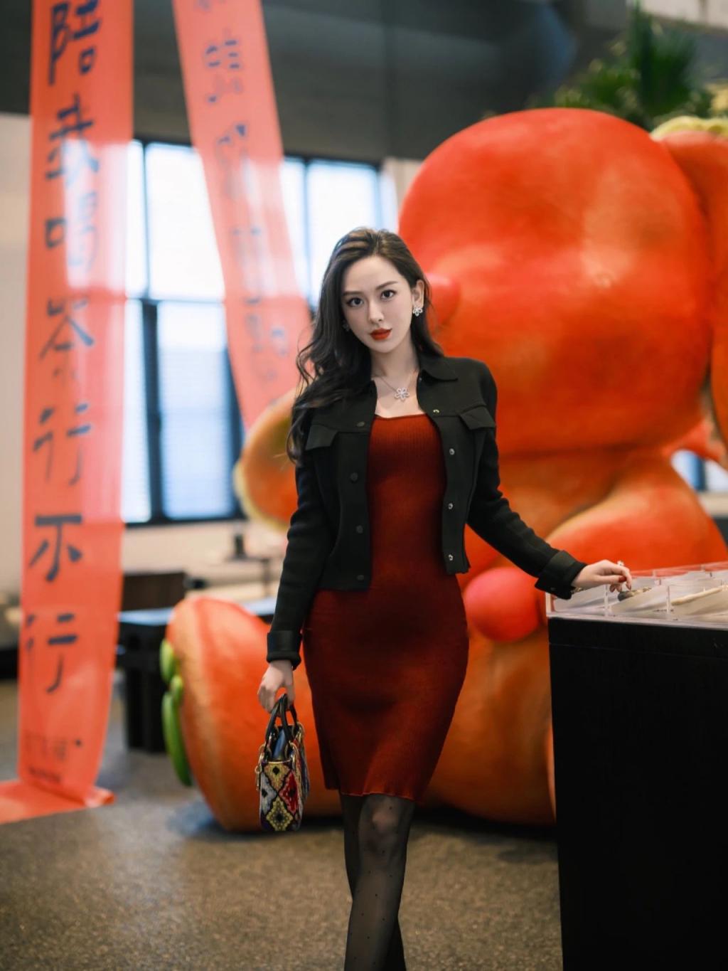 漂亮的小姐姐[53P]