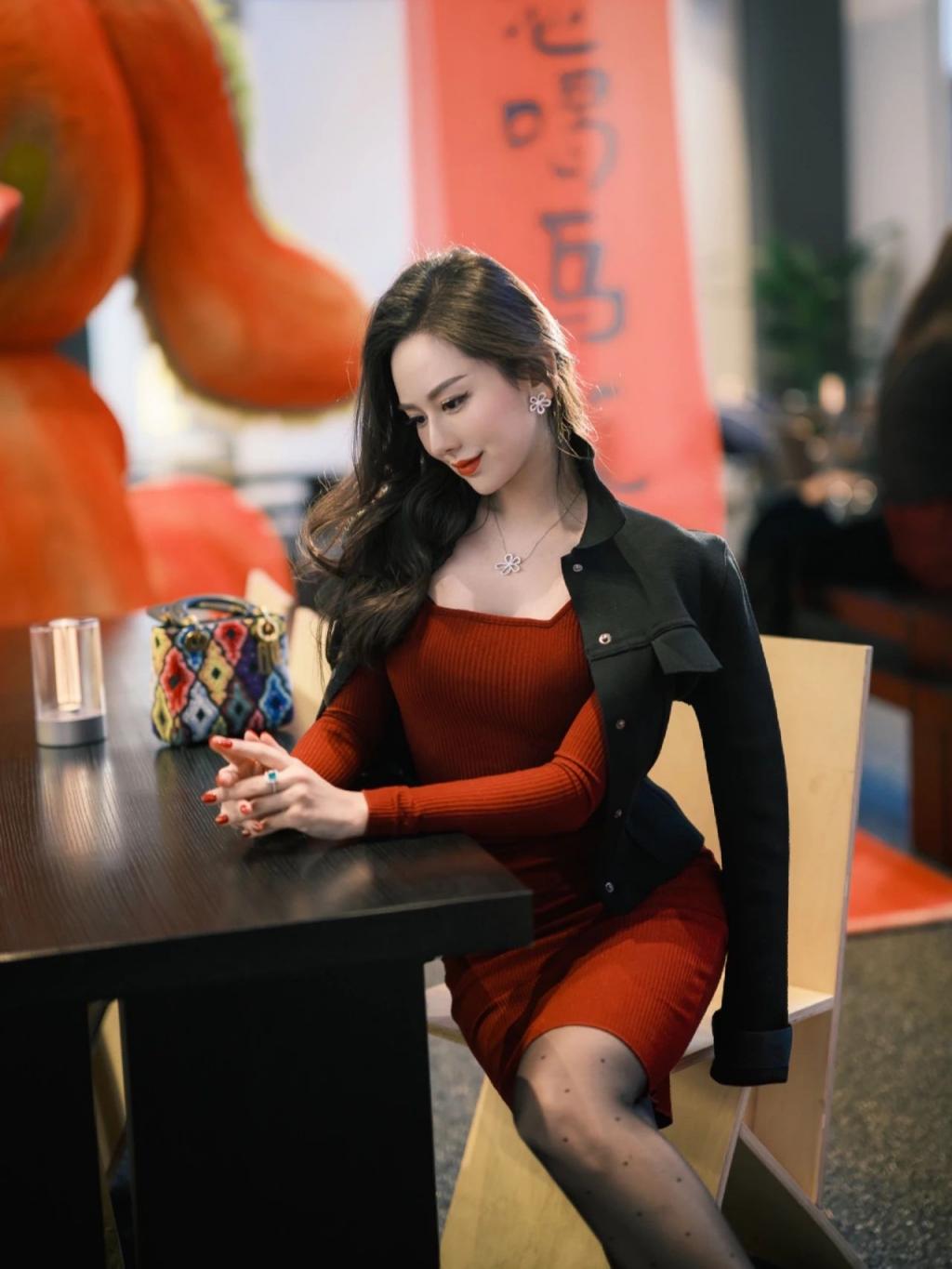 漂亮的小姐姐[53P]