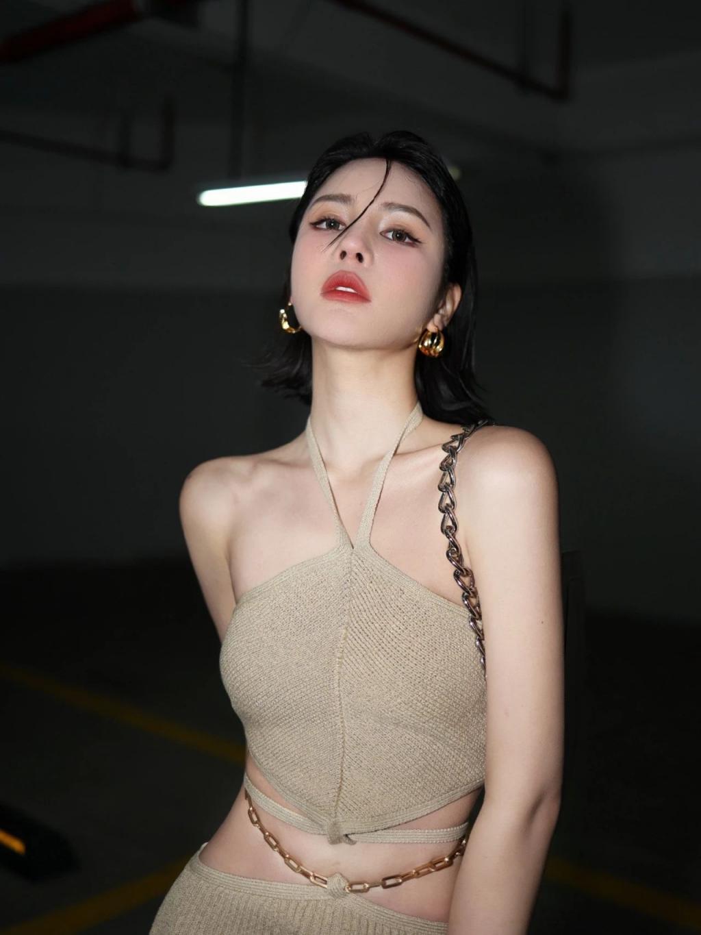 漂亮的小姐姐[53P]