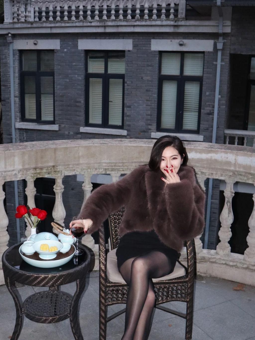 漂亮的小姐姐[53P]