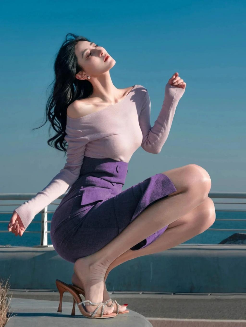 曲线婀娜，黑丝大长腿[57P]