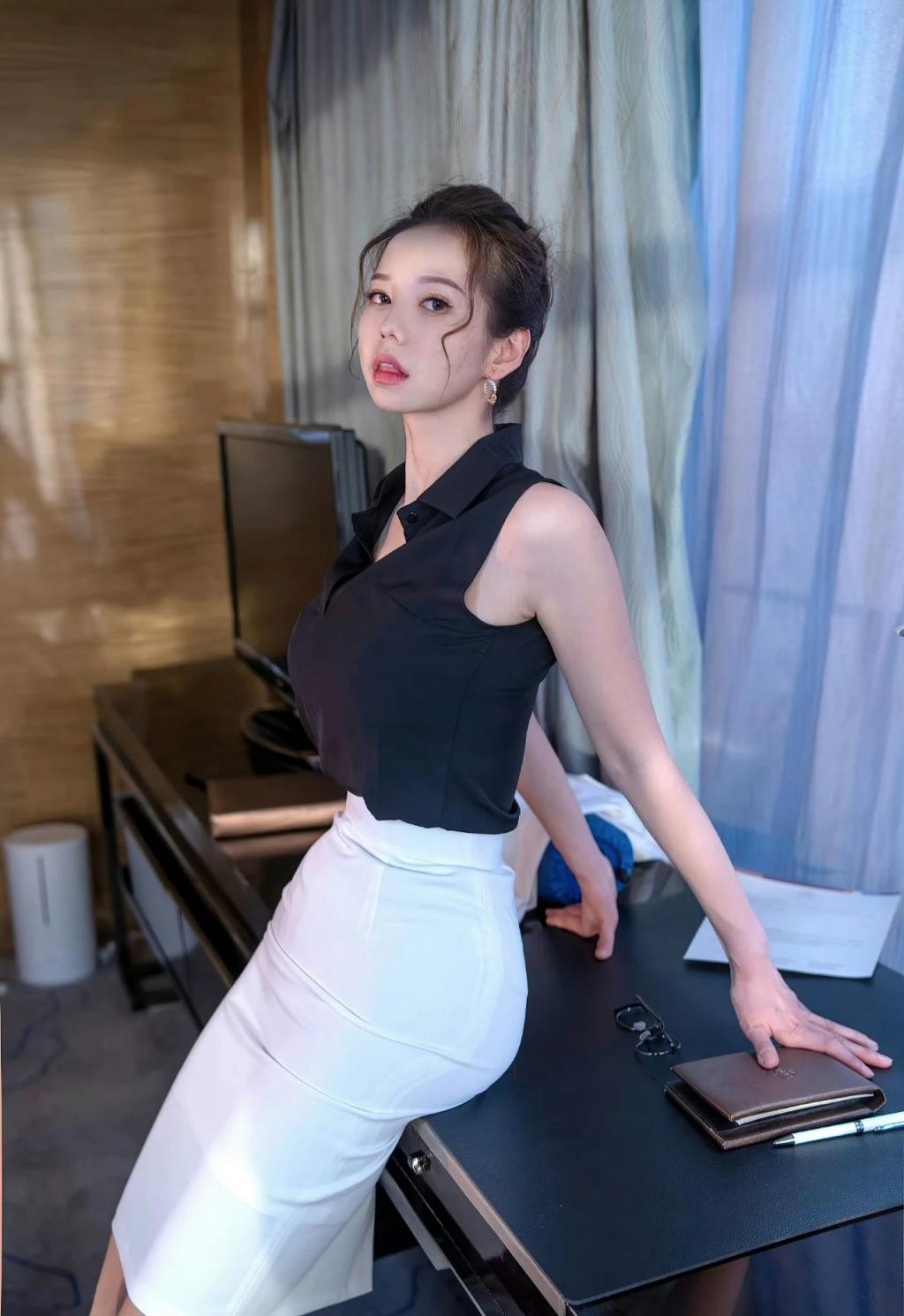 纤腰美腿，身材太棒了