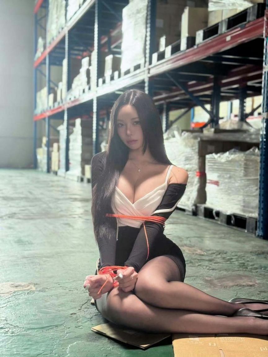 新年新气象，美胸、胶衣、角色扮演