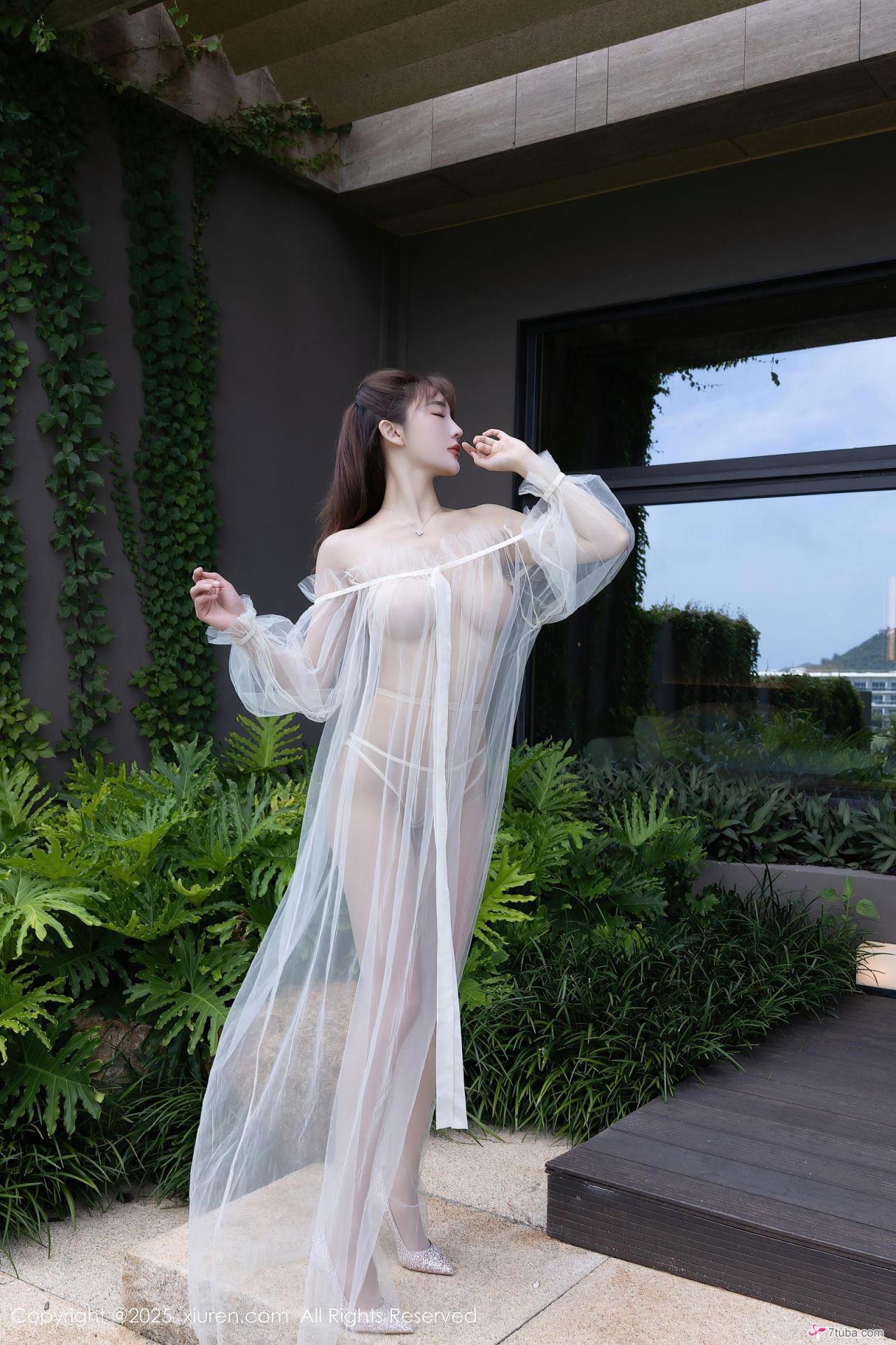 性感美图 纱衣萱萱