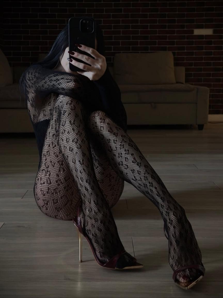 比基尼美女，看胸，看腿，修身养性