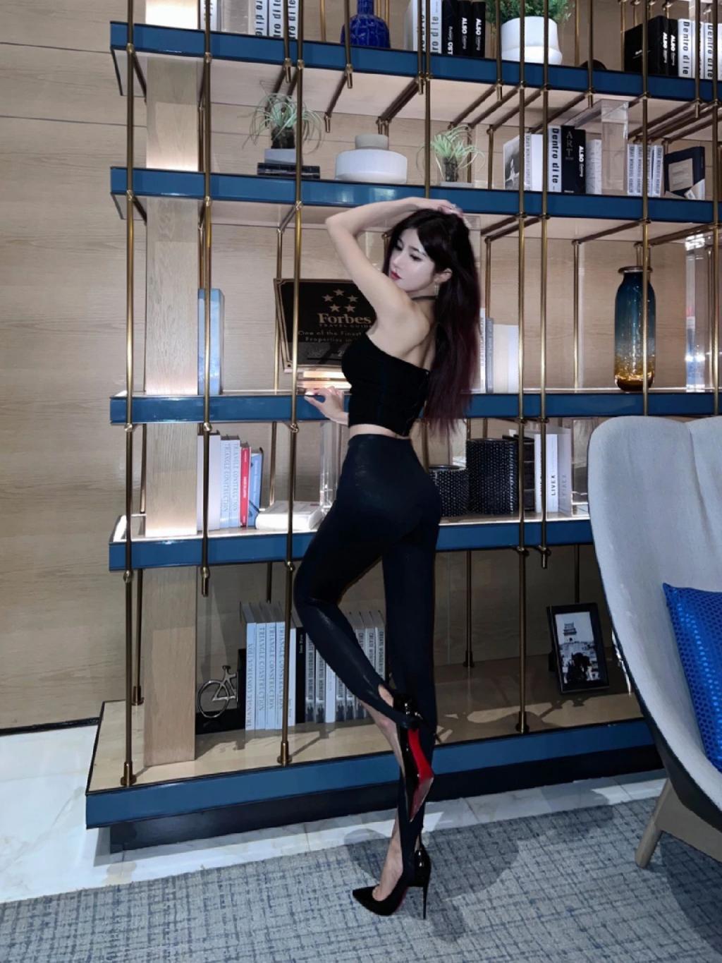 漂亮的小姐姐[20260111]