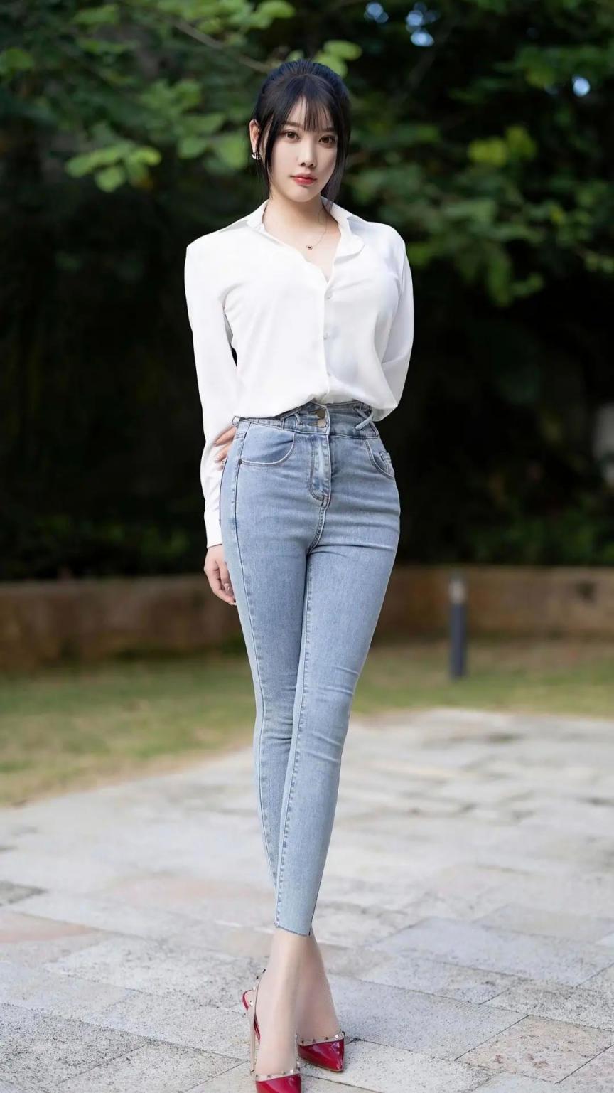 翘臀紧身牛仔裤[78P]