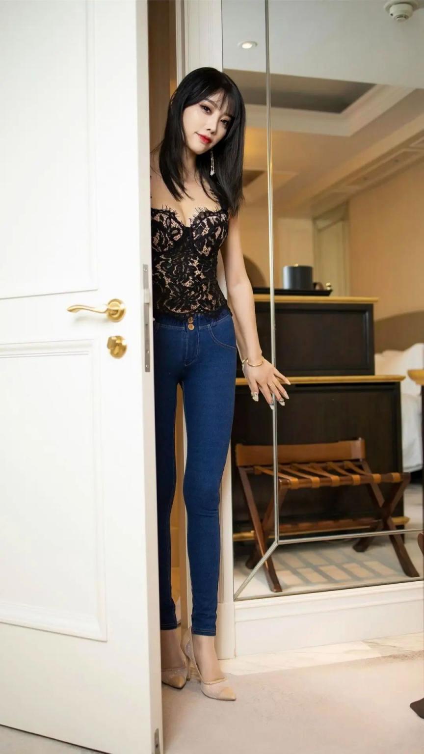 翘臀紧身牛仔裤[78P]