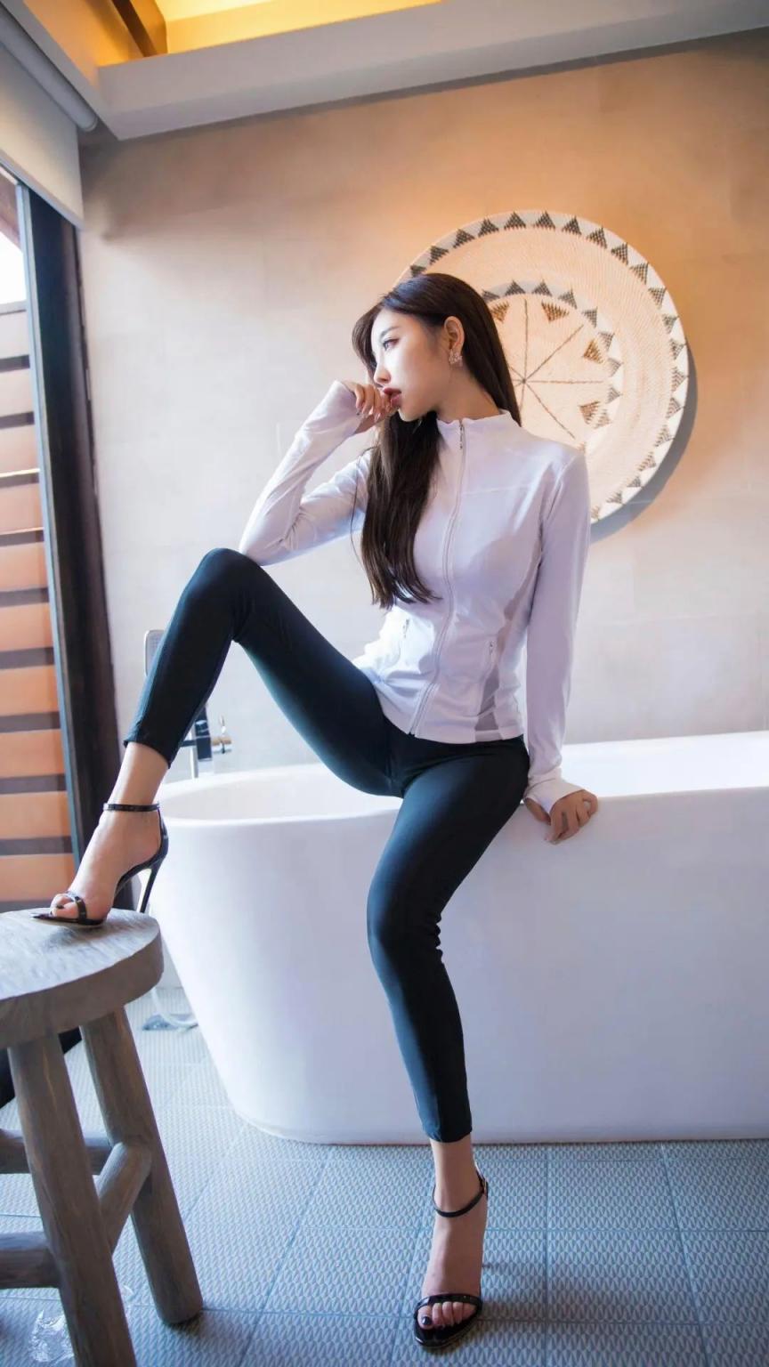 翘臀紧身牛仔裤[78P]