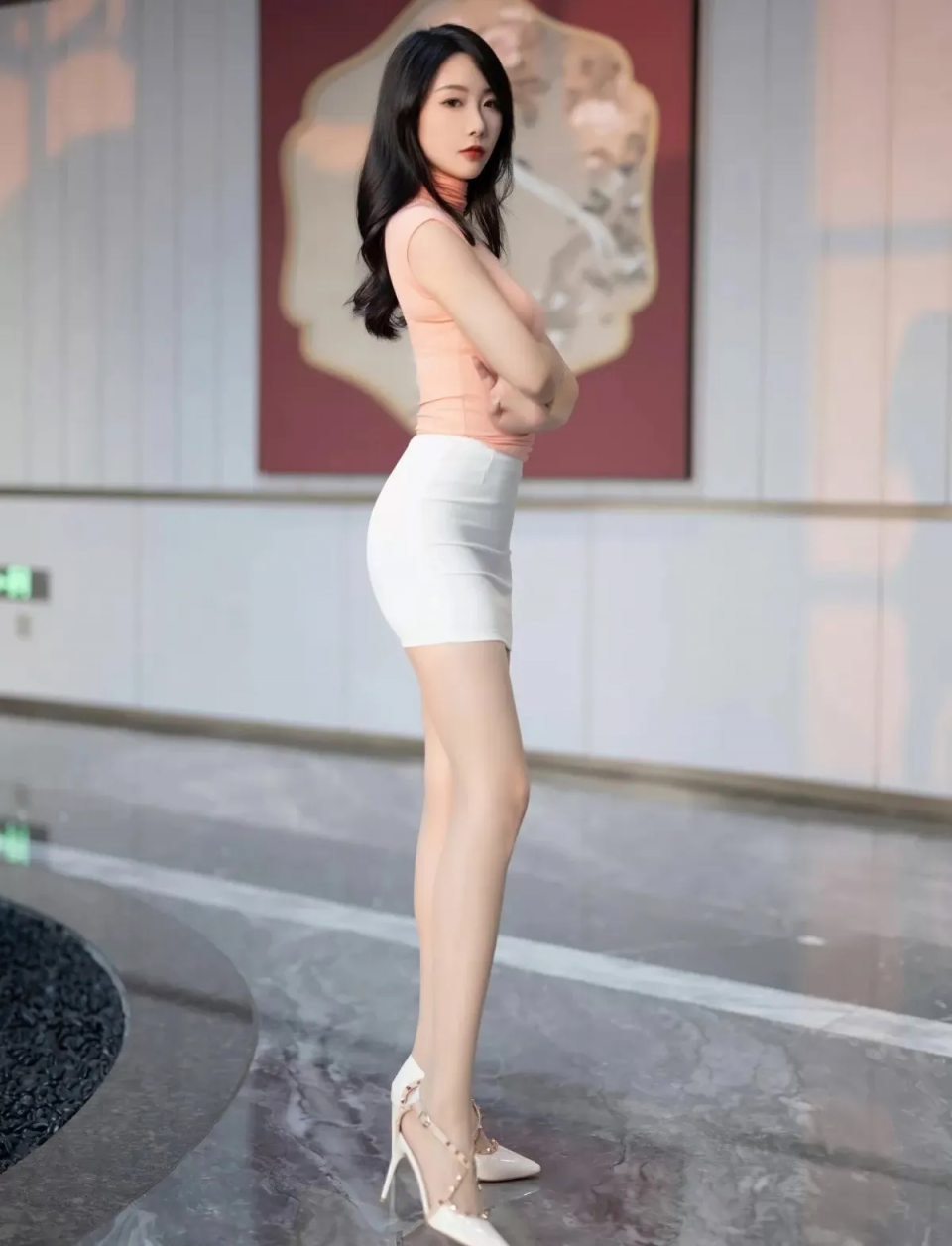 衬衫包臀裙灰丝大长腿