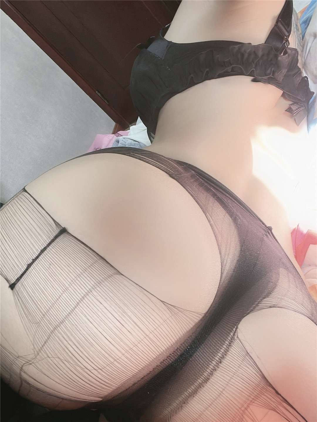 翘臀杨柳腰风情写真[20260114]