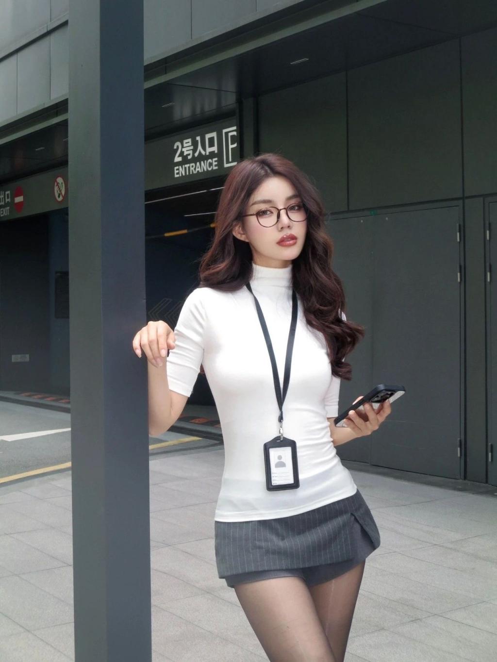 黑丝美腿，这谁受得了