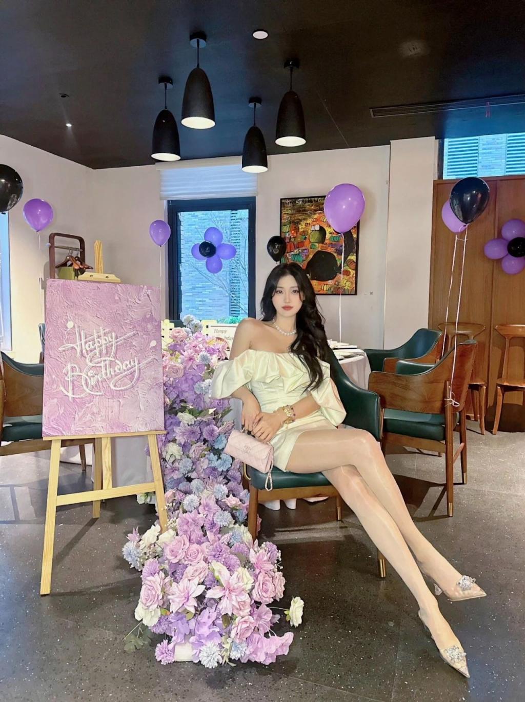 黑丝美腿，这谁受得了