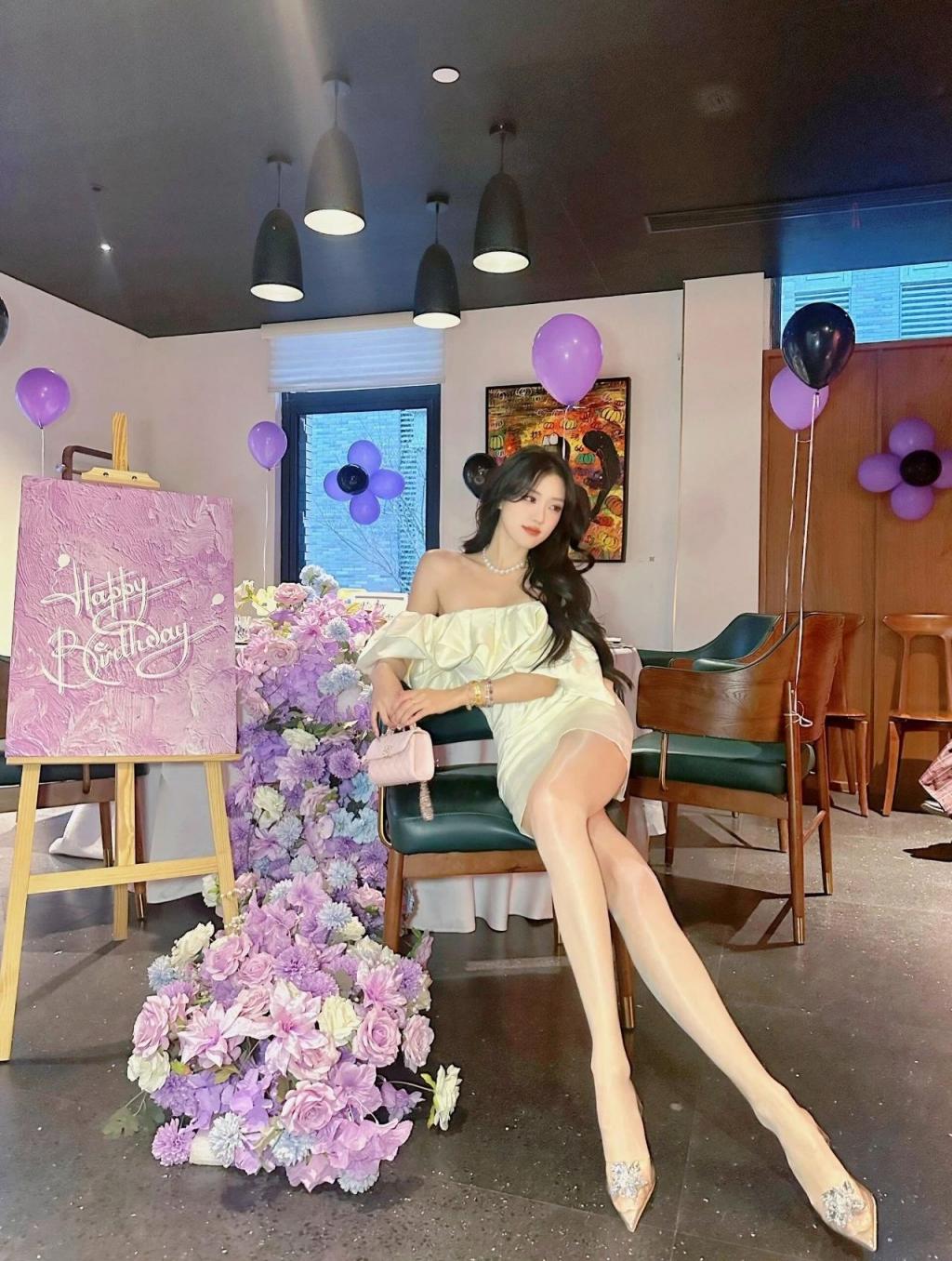 黑丝美腿，这谁受得了