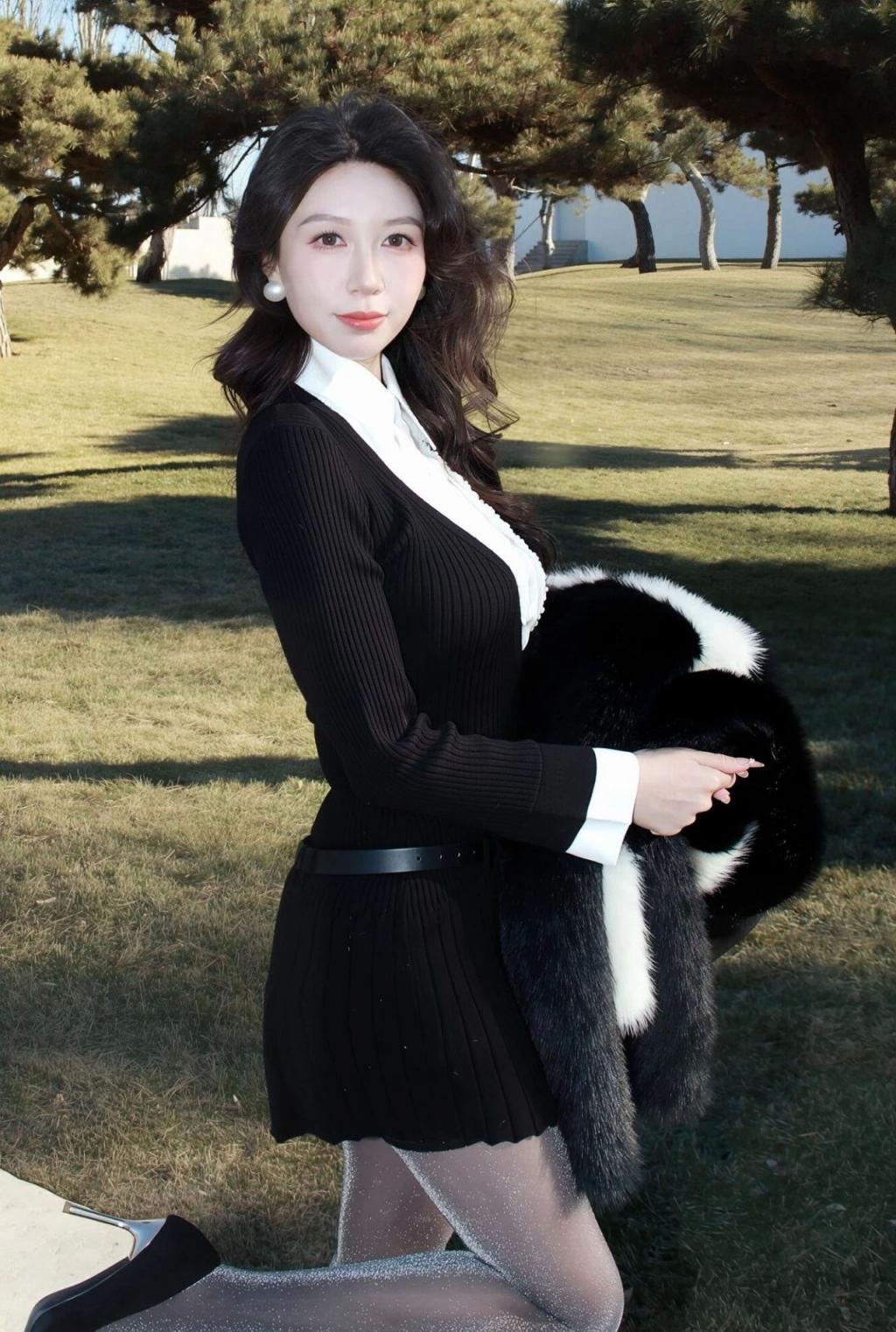 包臀裙，纤腰黑丝大长腿