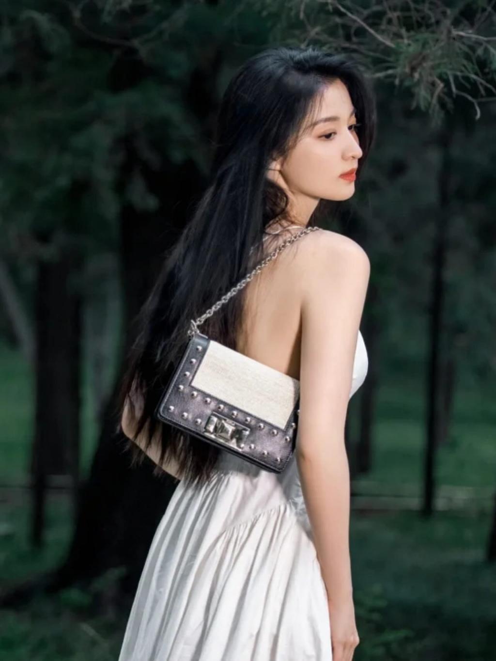 情趣小少妇[30P]